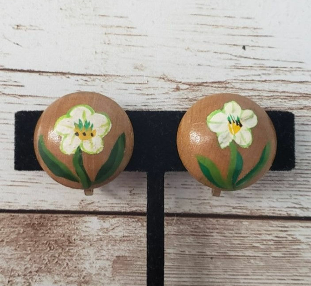 Vintage Clip On Earrings - Wooden Painted Flower Circle